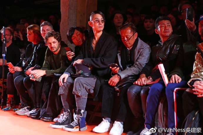 刘昊然青涩潘玮柏尴尬吴建豪乱穿衣?|2018秋冬米兰男装周成绩单