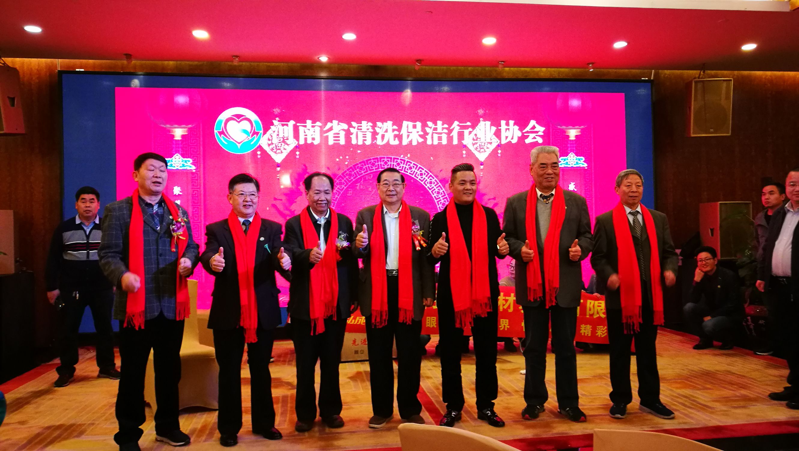 新年出发新征程图片,南方新年游街