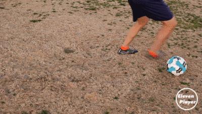 15个经典足球过人技巧训练,马修斯变向