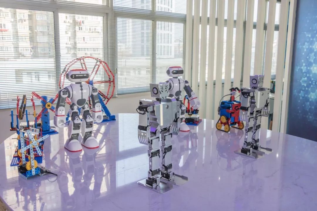 南京这所中学500元建校，出了2位世界冠军，最擅长的却是买买