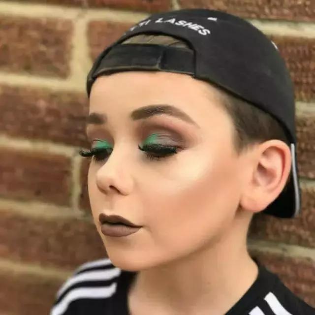 儿童一步一步教你学化妆,小孩一步一步教你学化妆