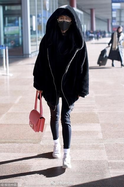 易烊千玺杨幂板鞋,易烊千玺杨幂张大仙