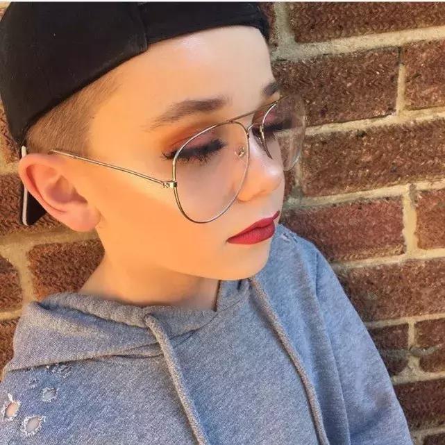 儿童一步一步教你学化妆,小孩一步一步教你学化妆