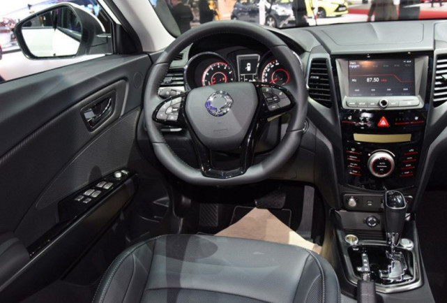 不容小觑的韩系新车，纯进口+全时四驱，卖12万让博越VV5难卖