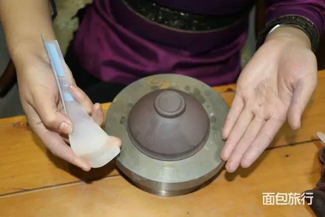 什么样的泥巴可以做紫砂壶,泥巴做的紫砂壶