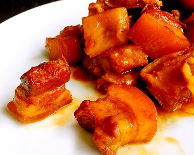 咸鱼蒸五花肉怎么做,腊鱼块烧五花肉