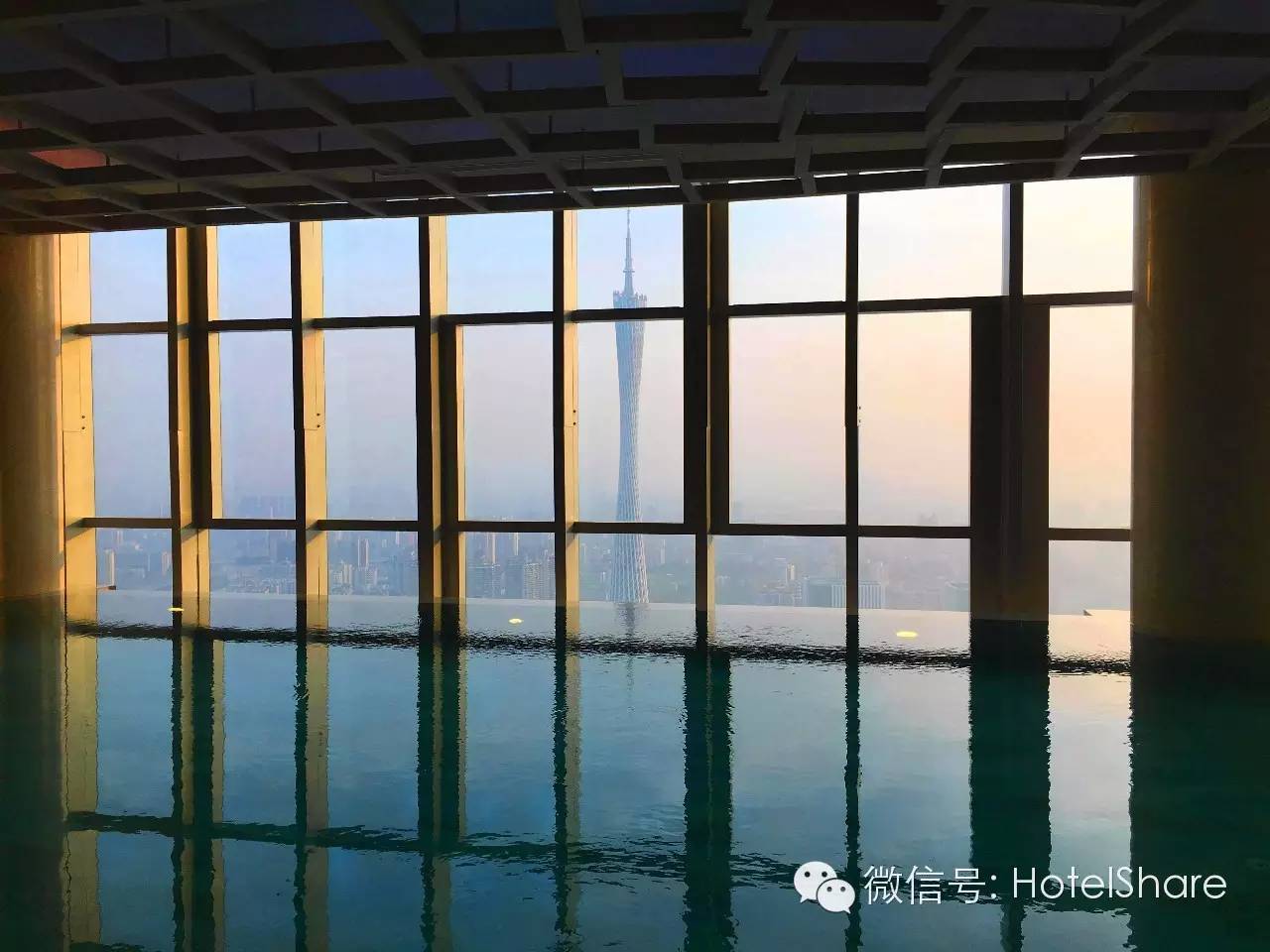 63楼泳池望月、70楼酒吧摘星，广州柏悦|探店首发