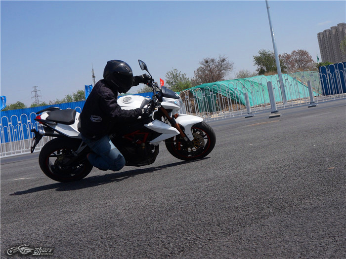 黄龙600巡航和春风650,春风nk650和黄龙600