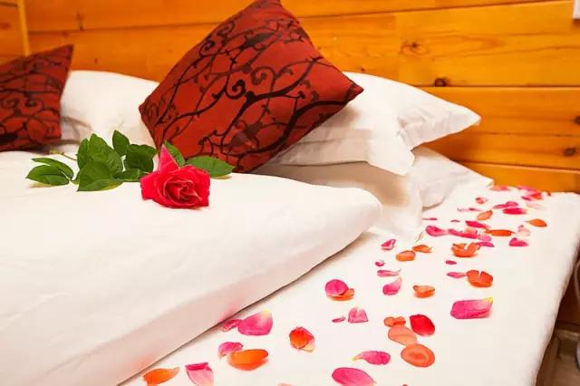 我想跟你发生更多的关系,你却说城里太闹!