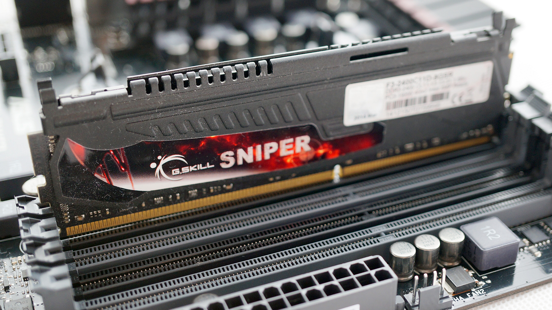 华硕rog8游戏测评,最便宜的华硕rog纯血主板测评