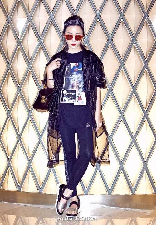 韩星都在穿的鞋潮牌,韩国明星夏天穿的鞋子