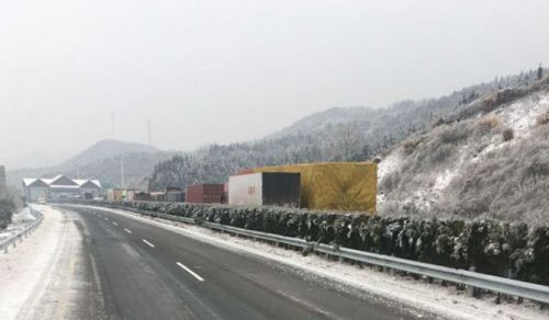 九江：火车、汽车都已陆续恢复班线/寒冷雪天居然有人弃婴！