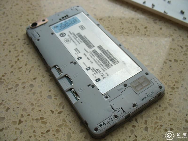 大吉大利今晚给手机更换电池！