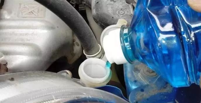 天太冷汽车玻璃水会冻住吗,天气太冷汽车玻璃水冻住怎么办