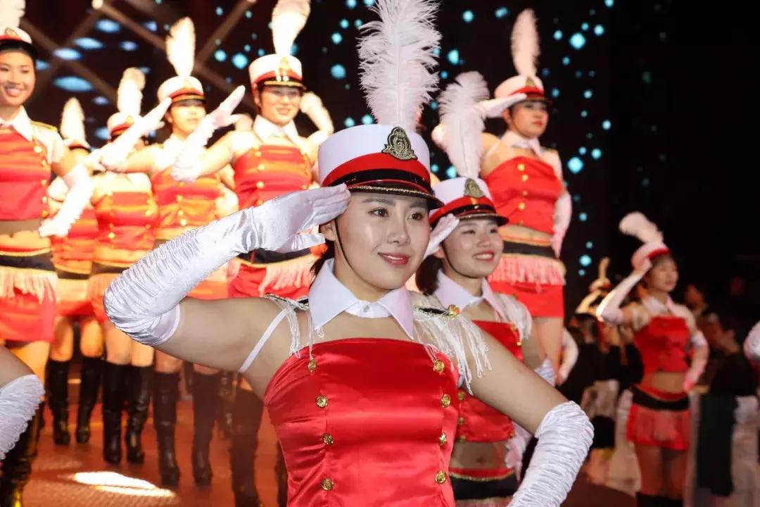 大佟小议现场:美业最豪大舅哥!巨邦国际十九岁生日答谢会召开