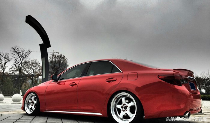 这台低姿态的亮红锐志甘愿深受其的毒害