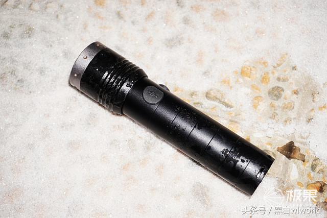 强光家用手电筒远射超亮,照明超远强光手电