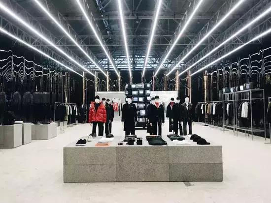 moco旗下男装品牌叫什么,moco男装是什么品牌