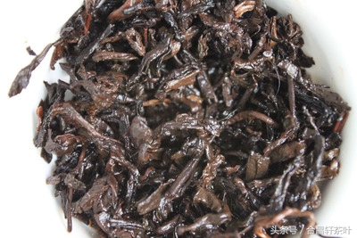 普洱茶新茶叶的鉴别有讲究,熟普洱茶的各个叶底特征