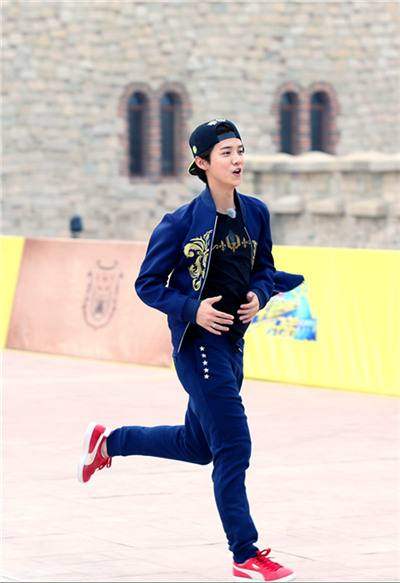 鹿晗球技到底怎么样,鹿晗的足球炫技