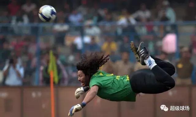 守门员的最佳装备,守门员诺伊尔门将手套
