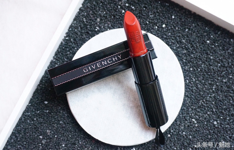 兰蔻黄皮显白口红秋冬,秋冬最好看的口红色号推荐