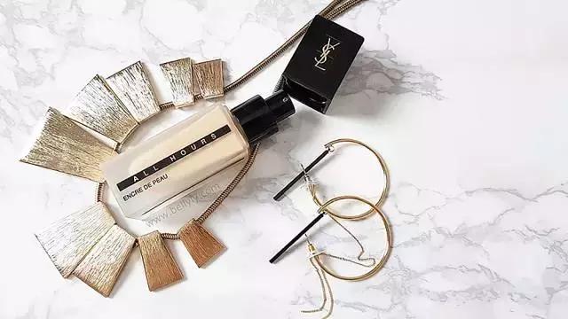 推荐最保湿的一款粉底,遮瑕持久不脱妆秋冬最好用的粉底