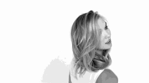 如果你的头发干枯毛躁没有光泽,顺滑有光泽的头发