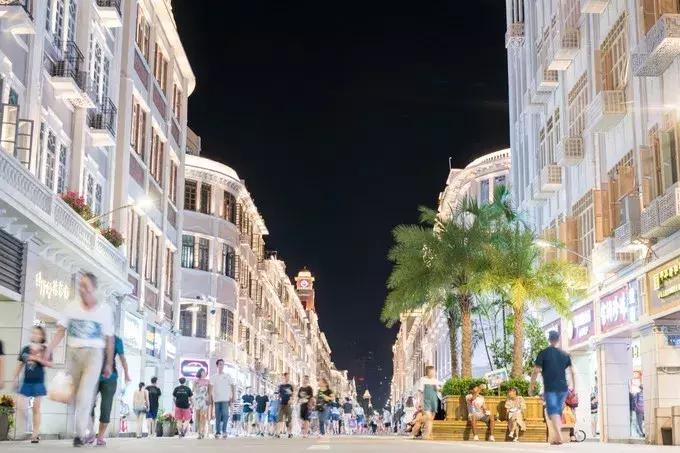 哄女朋友的旅游攻略,哄女友开心的要点