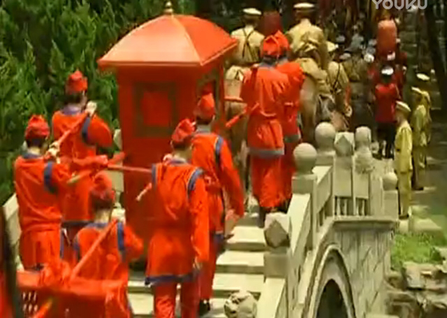 《情深深雨蒙蒙》现实中依萍竟去了美国，母亲医疗费全靠她来寄