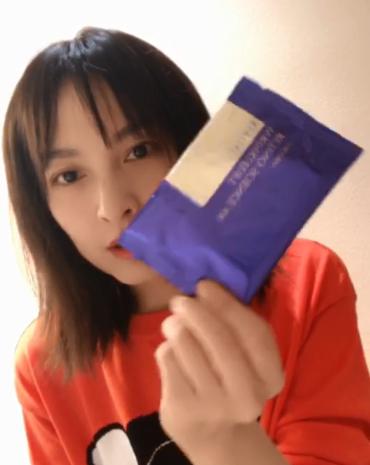 最近吴昕晒出一款的化妆水,吴昕参加活动用的什么护肤品