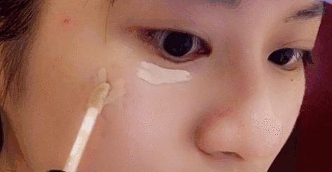 最简单修复断掉的口红,粉底液和口红断了该怎么修复