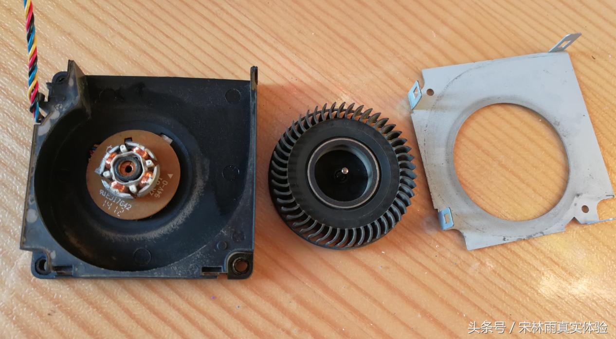 用了三年的荣耀立方路由器能有多脏，那就给他洗个澡吧！