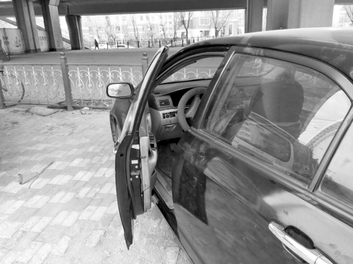 车门没关紧有响声报警吗,车门没关好锁车会有警报声吗