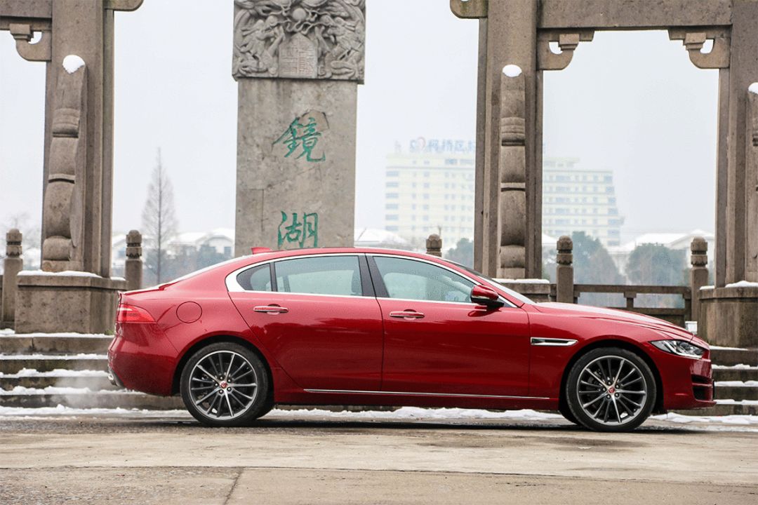 新款捷豹xel赛道,24款捷豹xel试驾体验