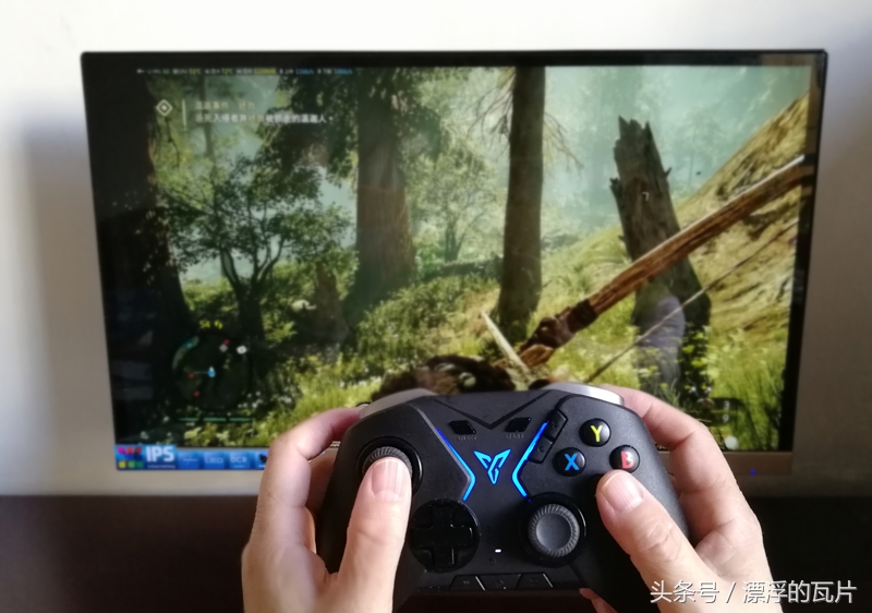 飞智八爪鱼二代手柄玩游戏,飞智八爪鱼游戏手柄推荐