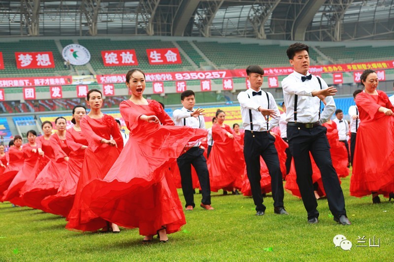 临沂商城实验学校万人足球节,临沂商城实验学校2016运动会