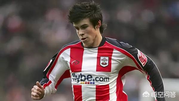 足坛改变位置的人,足球巨星的转变