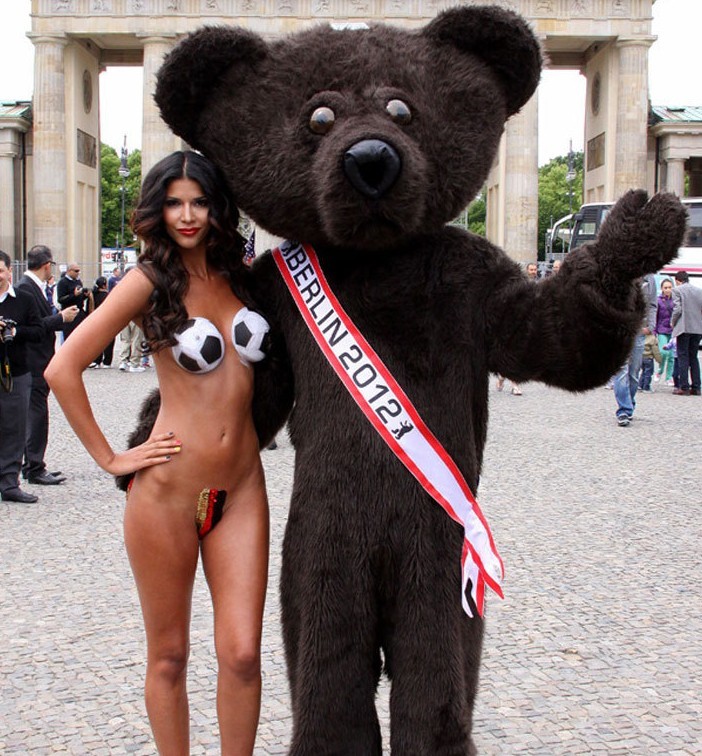 错过这期的足球宝贝兄弟们要等上五百年！