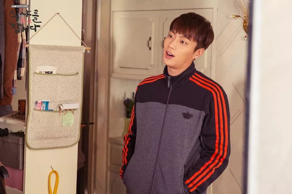 18岁落选JYP,医生认证为整容模板!演戏最好的不正经爱豆却靠吃播一炮而红?