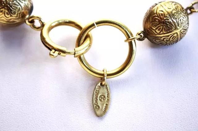 chanel饰品真假对比,chanel饰品包装盒真假鉴别