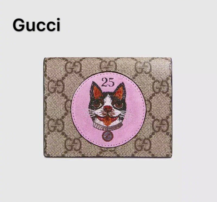 一言难尽的狗年辣眼睛限量单品,2018国外大牌狗年新春款