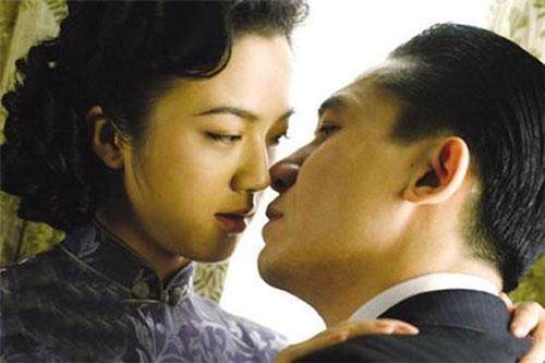 那些拍吻戏真的成情侣的明星,那些拍吻戏的明星是真的接吻吗