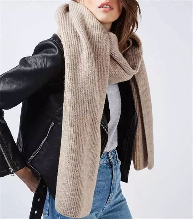 盘点一下今冬最in的围巾款式，轻松承包你冬季的所有时髦搭配