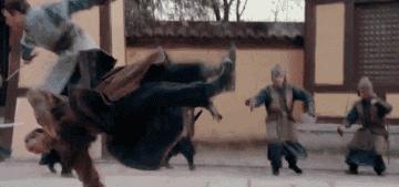 金陵城“白钻王老五”荀飞盏为何沦为“高耐磨性优质备胎”？