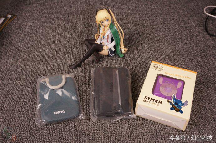 真的只够买两颗白菜,6元包邮的MP3*放播**器到了,看样子还可以