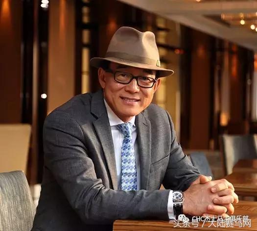 迪拜王室7辆价值60亿黄金跑车,迪拜王子买了13亿奔驰