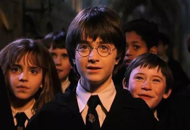 真实的科幻小说:人体细胞培育骨骼,人脸识别墨镜让逃犯无处可逃