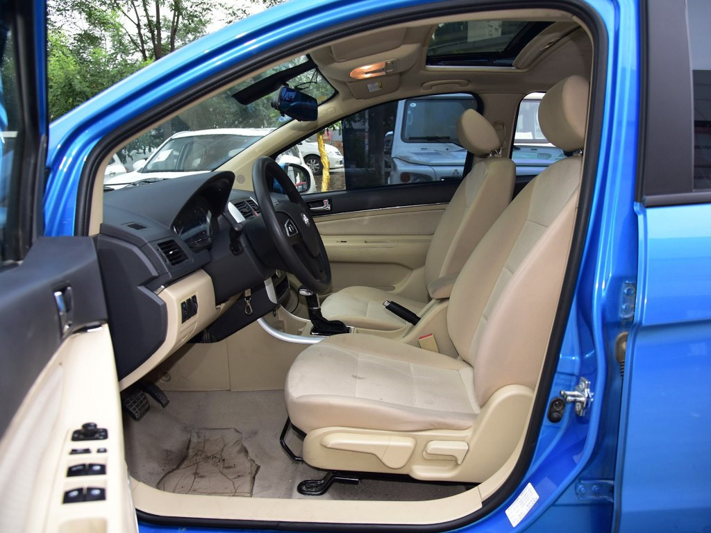 外观内饰好看配置高的车15w左右,外观及内饰好看性价比高的车