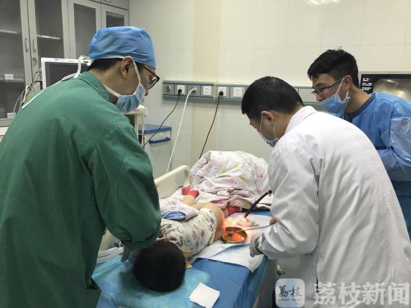 三岁男童不蹲着大便怎么办,3岁男宝宝不会去拉屎怎么办